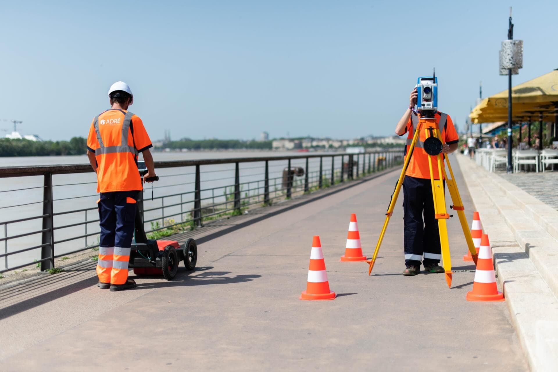 3 total stations, 17 GPS receivers, 91 motorcycles: the surveying equipment of the Ivorian land administration in 2023